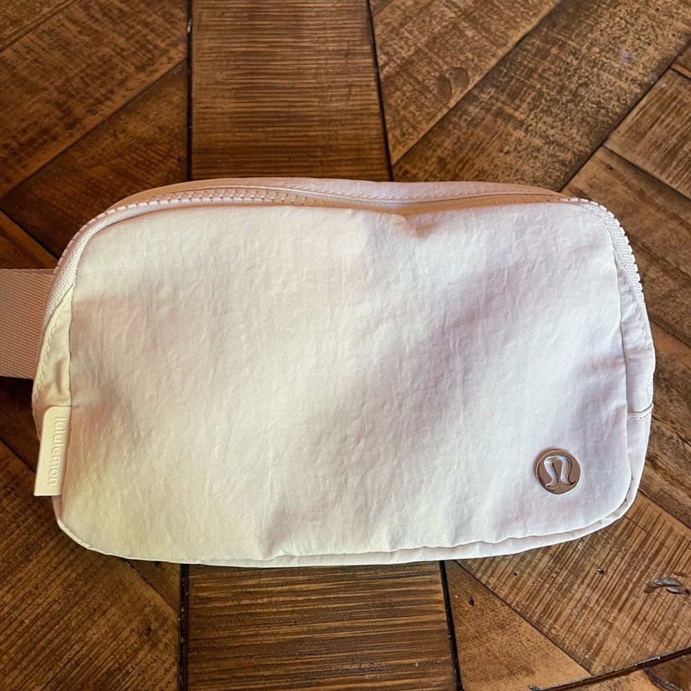 Lululemon White Opal Everywhere Belt Bag